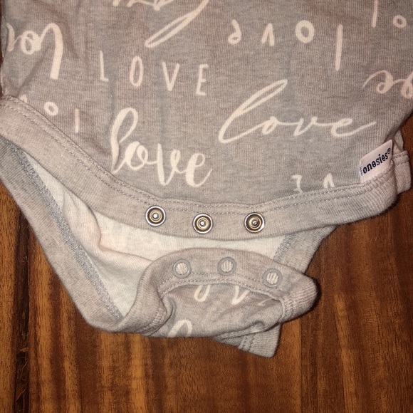 Love onesie - Picture 3 of 4